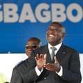 Gbagbo, ki bi včeraj moral poleteti proti Slonokoščeni obali, ostaja v Švici, po