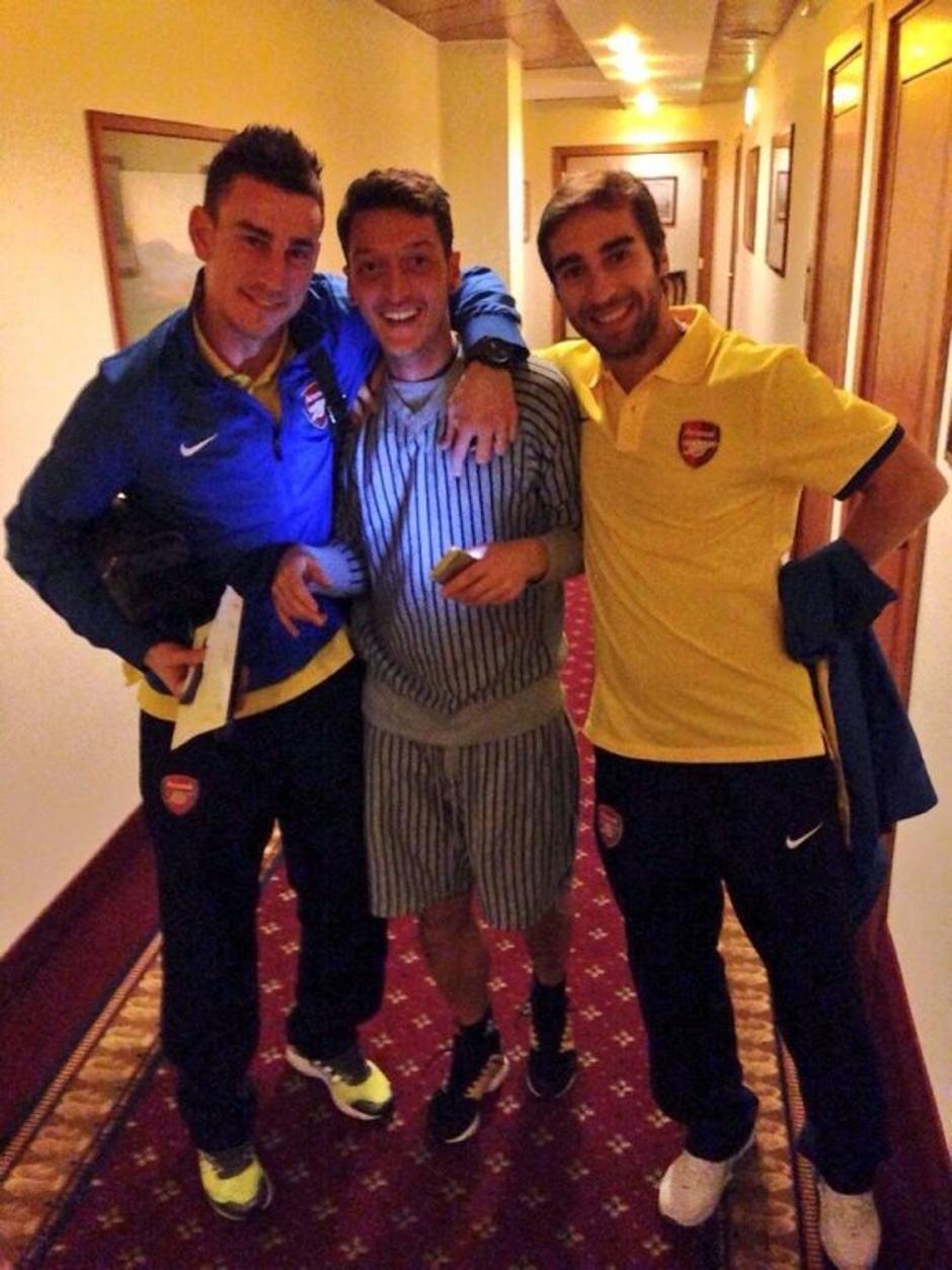 Koscielny Özil Flamini Arsenal Giroud pižama hotel | Avtor: Reševalni pas/Twitter