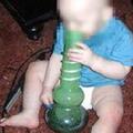 Slika dojenčka z vodno pipo. (Foto: Facebook)