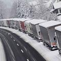 Slovenija 12.02.2013 sneg, zastoji, promet, tovornjki, tovornjakarji, avtocesta,