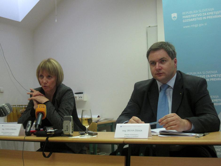 Generalna sekretarka Tanja Strniša in Dejan Židan trdita, da novi zakon o dohodn | Avtor: Žurnal24 main