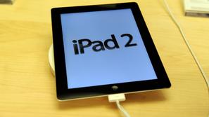 Za novi iPad2 prodal ledvico. (Foto: EPA)