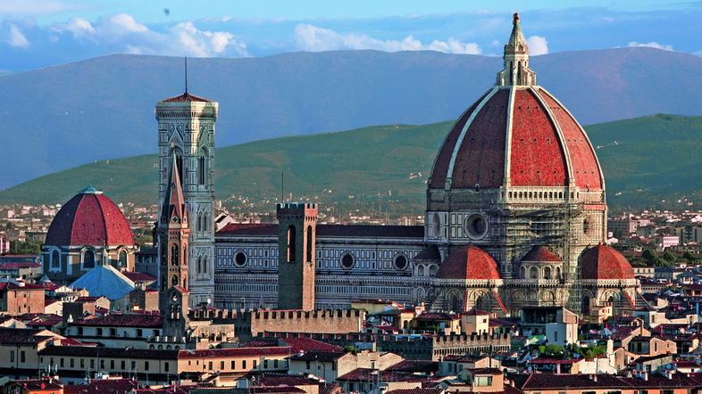 Učenje italijanščine v Firencah združite z ogledi Toskane, poskušanjem lokalnih 