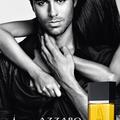 Enrique Iglesias oglašuje parfum Azzaro.