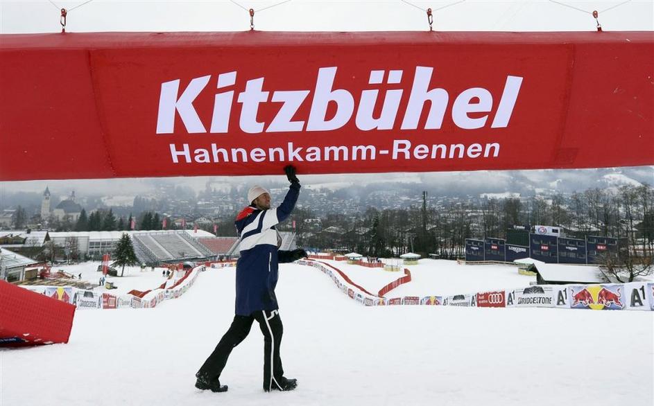 Kitzbühel smuk trening priprava napis cilj ciljna arena