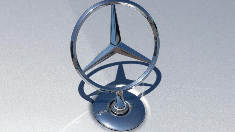 Mercedes zvezda logotip
