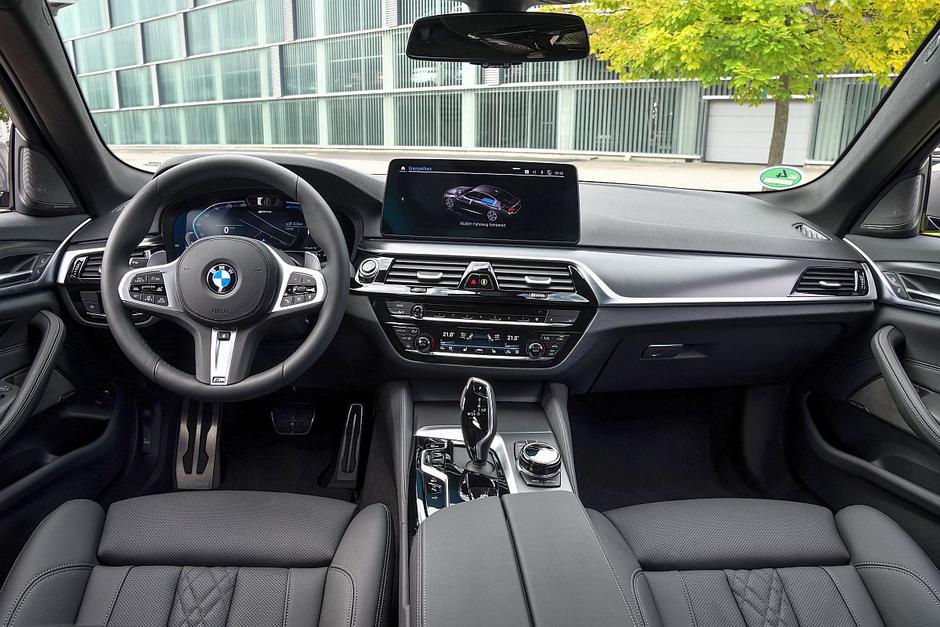 BMW 545e xdrive | Avtor: BMW