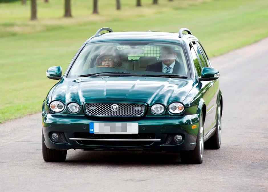 jaguar X-type kraljica Elizabeta II. | Avtor: Historics Auctioners promo