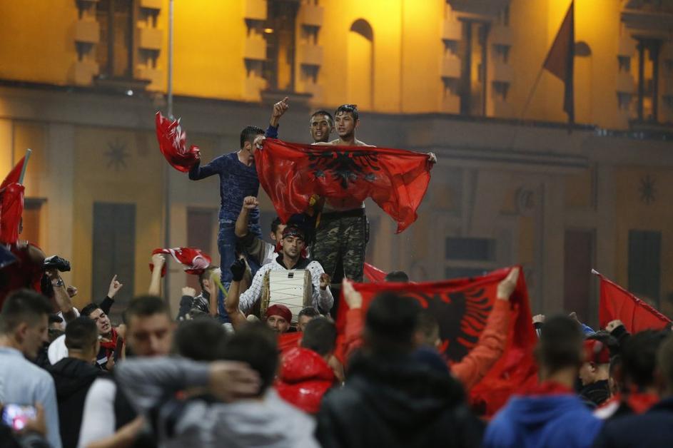 Albanci proslavljajo uvrstitev na EP 2016