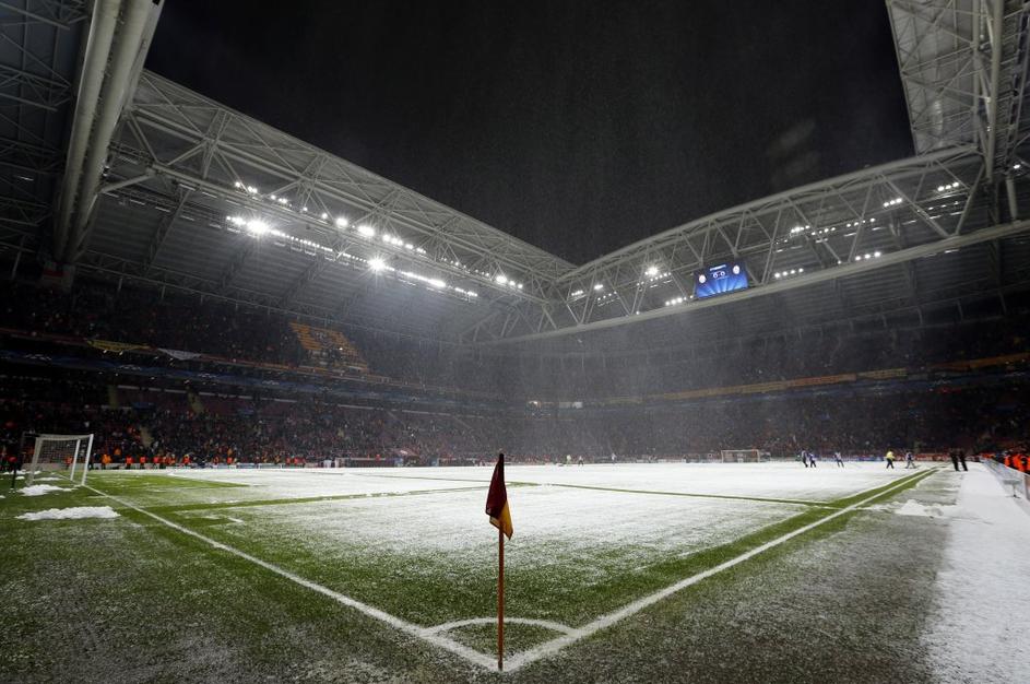 Galatasaray Juventus snežni vihar sneg prekinjena tekma