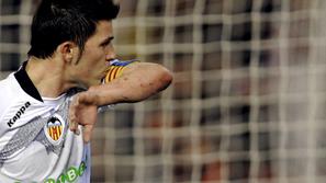 David Villa je zabil svoj 13. in 14. gol v sezoni, poljubil kapetanski trak Vale