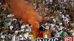 Danska Nemčija Euro 2012 Lviv navijači bakla dim