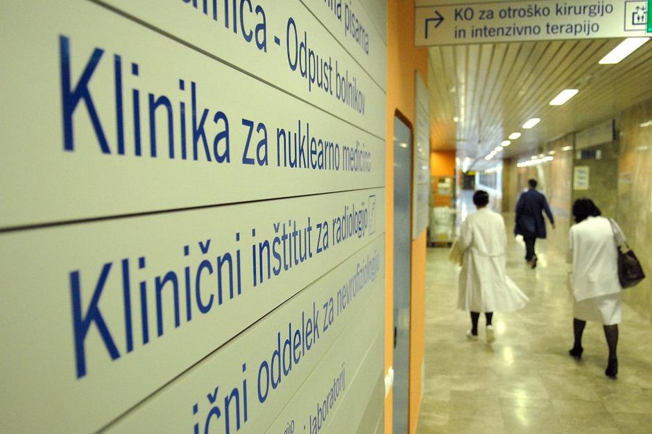 Tabla Klinični center | Avtor: Dejan Mijović