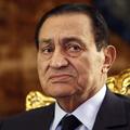 Mubarak je še vedno v vojaški bolnišnici v Šarm el Šejku. V Kairo naj ga ne bi p