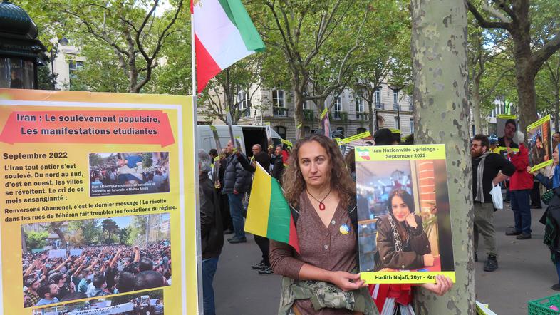 Iran protesti Pariz
