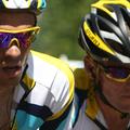 Contador (levo) in Armstrong (desno) se bosta na Touru še grdo gledala.