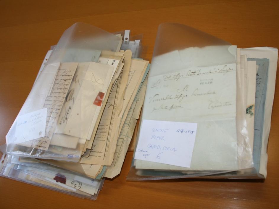 Zaseženi arhivski dokumenti