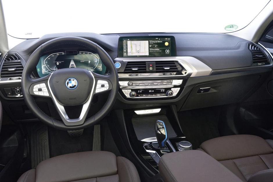 BMW iX3 | Avtor: BMW