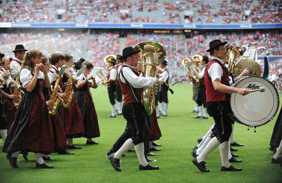orkester boben trobenta Bayern München Barcelona prijateljska tekma