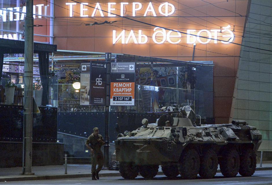 Vojska na ulicah mesta Rostov na Donu | Avtor: Epa