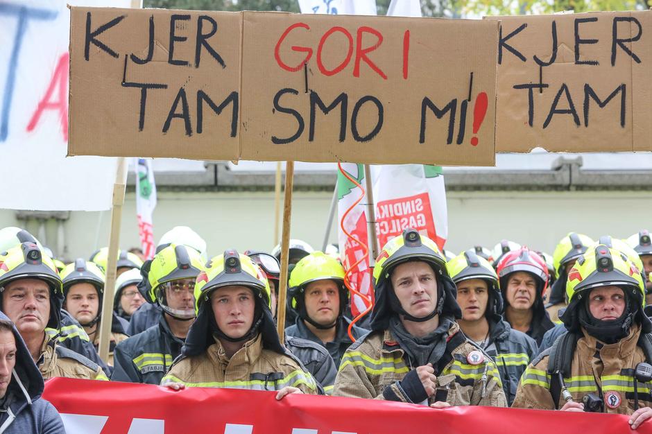 Protest poklicnih gasilcev | Avtor: Saša Despot