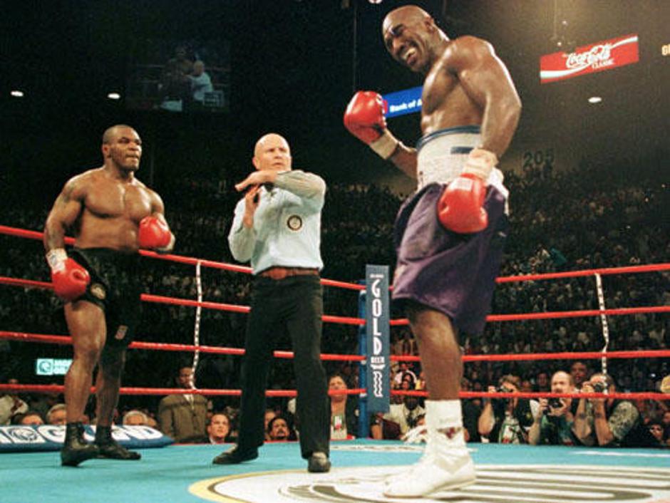 Tyson je na zadnjem dvoboju Holyfieldu odgriznil del uhlja. | Avtor: Žurnal24 main