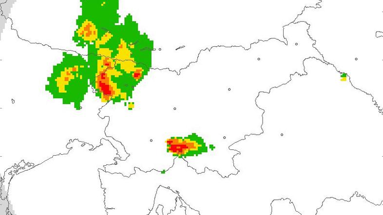 Radarska slika padavin ob 12:30