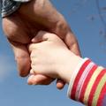 V Sloveniji se posvojitev ne more razvezati, posvojitelji pa se v matični regist