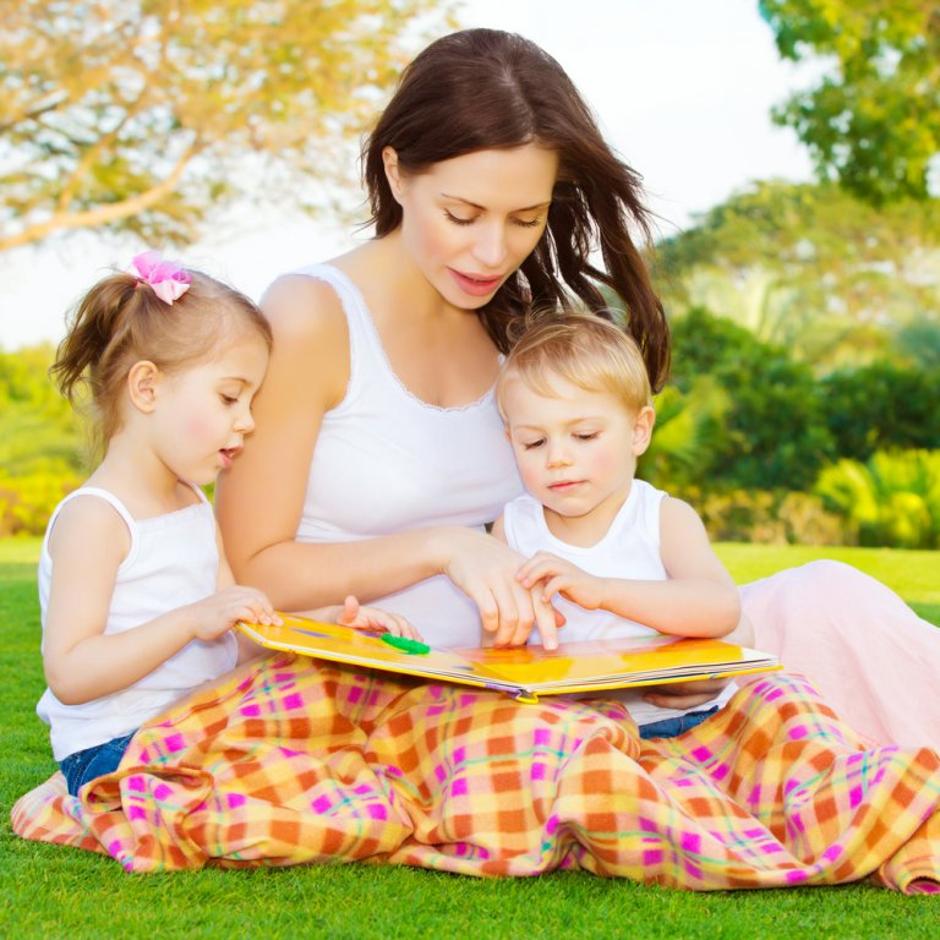 otrok, branje | Avtor: Shutterstock