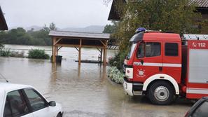 V reševalnih akcijah je sodelovalo 18 tisoč poklicnih in prostovoljnih gasilcev.