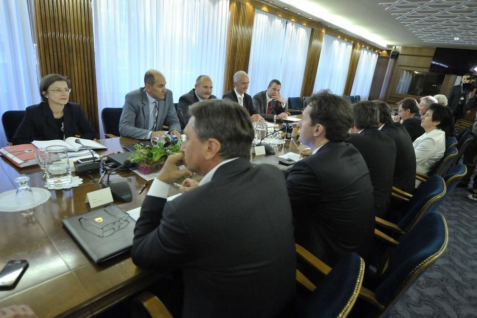 sestanek predsednikov parlamentarnih strank
