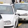 Dovoljenje za vožnjo po območjih za pešce bosta taksi službi dobili za obdobje p
