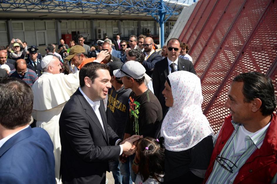 Papež na otoku Lezbos obiskal begunce