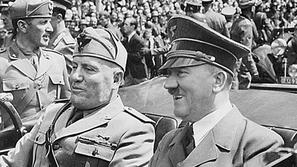 Mussolini in Adolf Hitler leta 1940 v Münchnu.