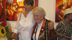 Slikarka Ejti Štih z mamo Melito Vovk, akademsko slikarko in ilustratorko ter ča
