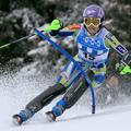 Tina Maze je v petek v Lenzerheideju zmagala na slalomski tekmi. (Foto: Reuters)