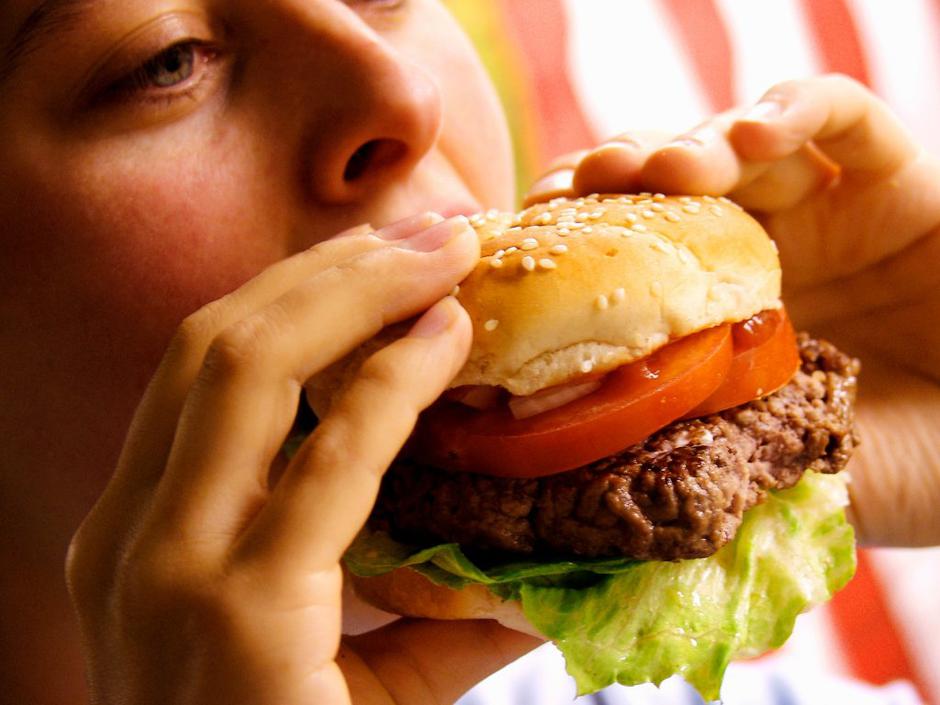 burger, kosilo, hrana, debelost | Avtor: Profimedias
