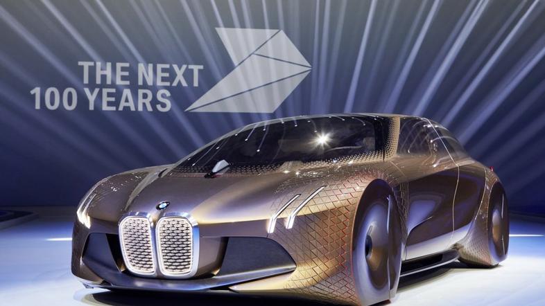 BMW Vision Next 100 koncept