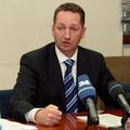 “Za argumentirane komentarje brez politične podlage še ni čas,” je dejal župan B