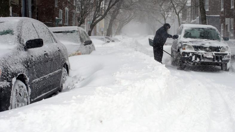 Razno 10.02.13, snezni vihar, sneg, boston, kidanje, foto: reuters