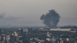 Hamas z raketami napadel Izrael