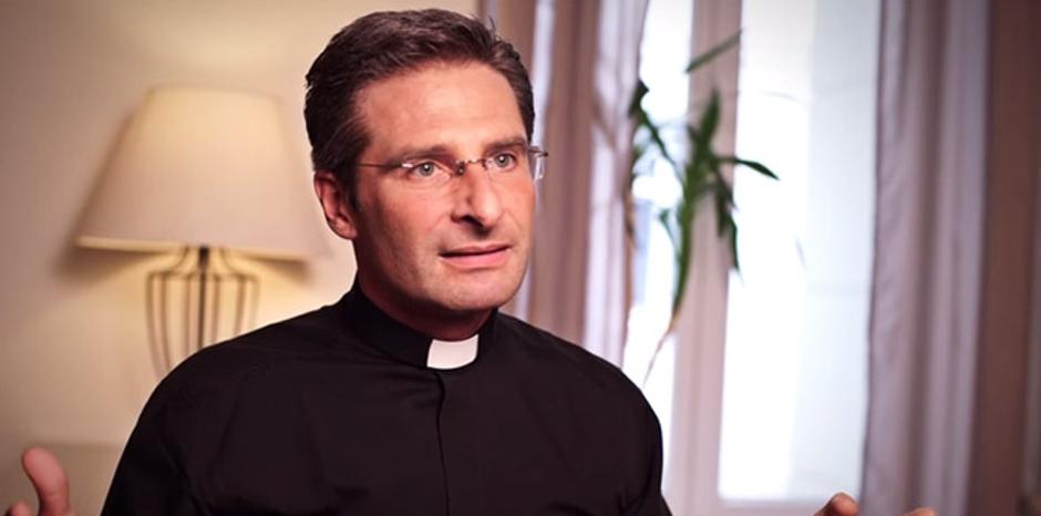 Duhovnik Chomsa | Avtor: Youtube