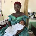 Ta dojenček je imel več sreče kot tisti iz bolnišnice Heda. (Foto: Reuters)