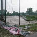 Petsto tisoč evrov vredno novo igrišče po poplavah kaže žalostno podobo. (Foto: 