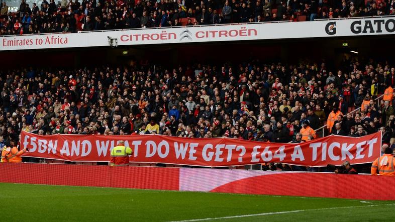 liverpool arsenal protest
