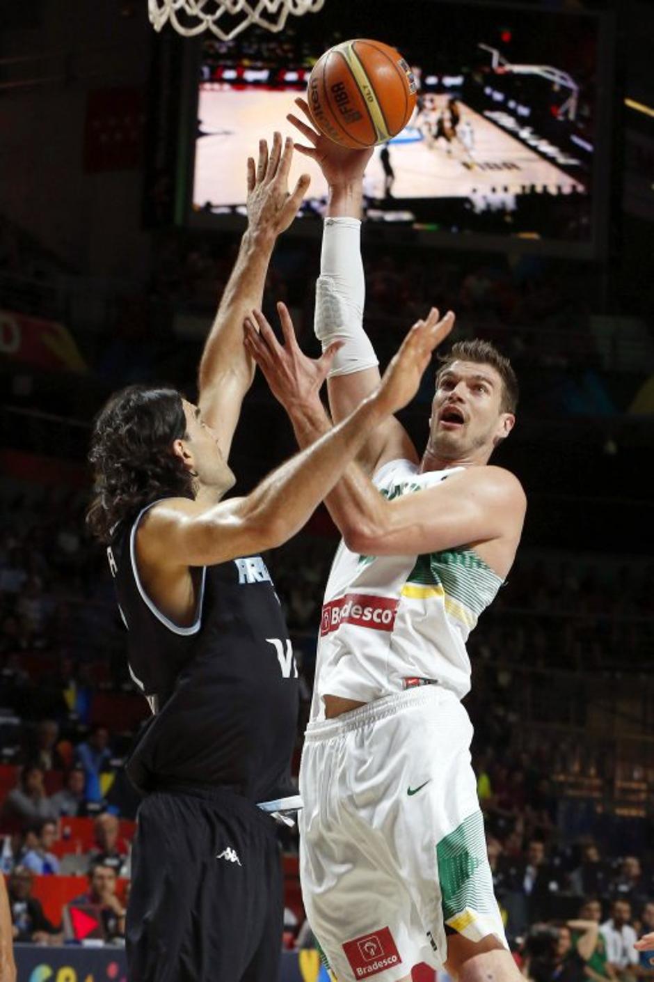 Luis Scola Splitter Argentina Brazilija Mundobasket osmina finala  | Avtor: EPA
