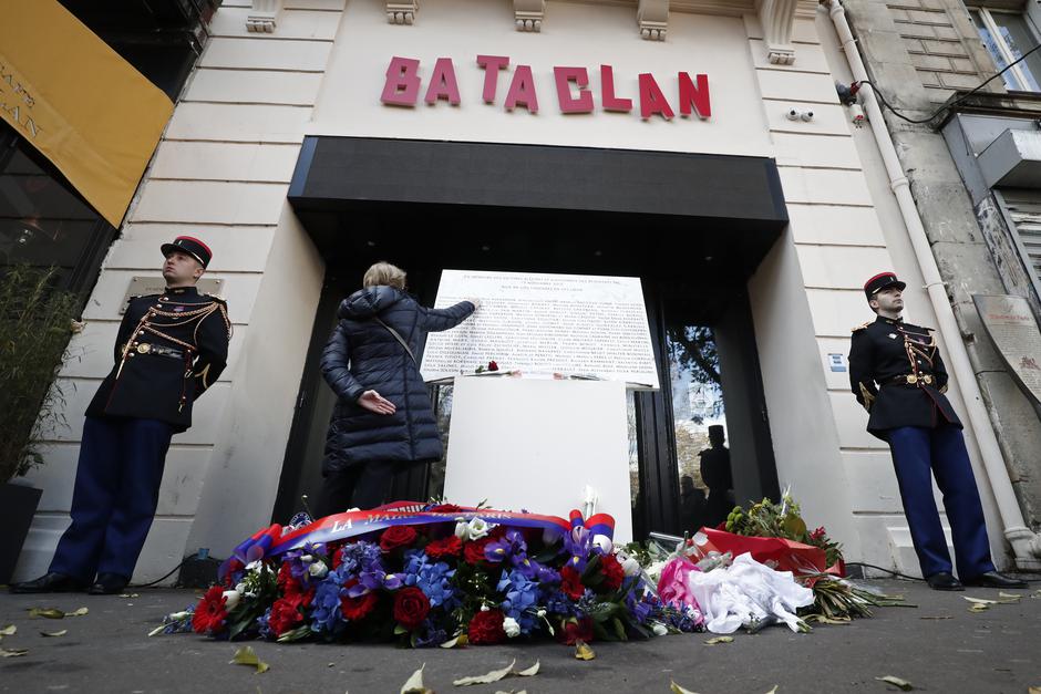 Obletnica terorističnih napadov v Parizu leta 2015 | Avtor: Epa