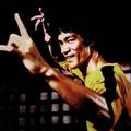 Bruce Lee je še 37 let po smrti ikona borilnih veščin. (Foto: IMDB.COM)