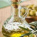 Znanstveniki priporočajo uživanje od 20 do 40 mililitrov olivnega olja na dan.
