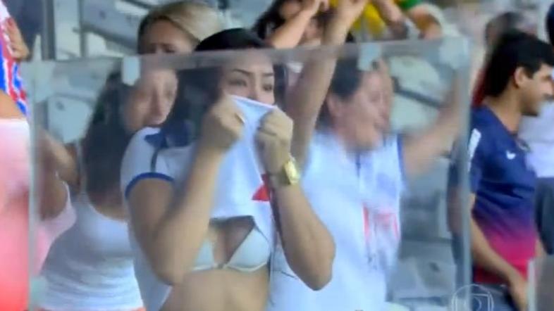 Bahia Brazilija Brazilka navijačica modrc nedrček prsi